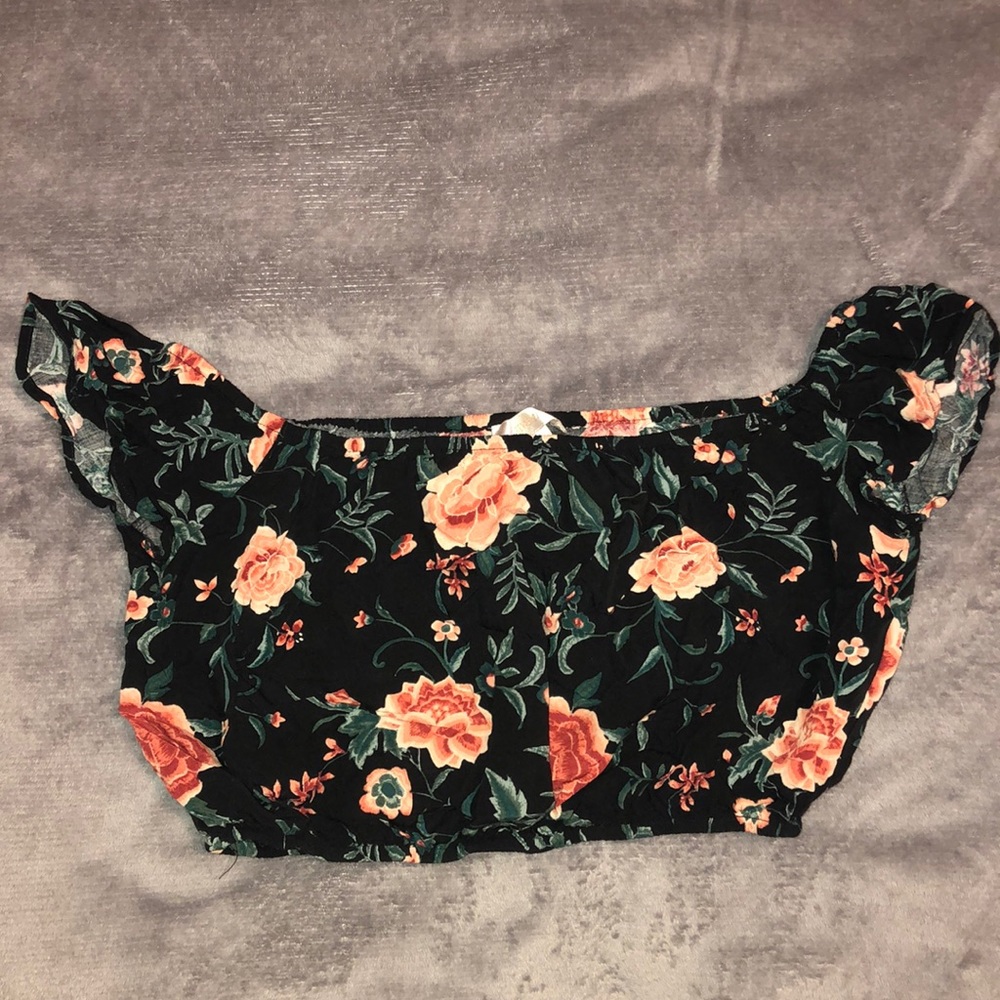 Black floral Off Shoulder Crop Top